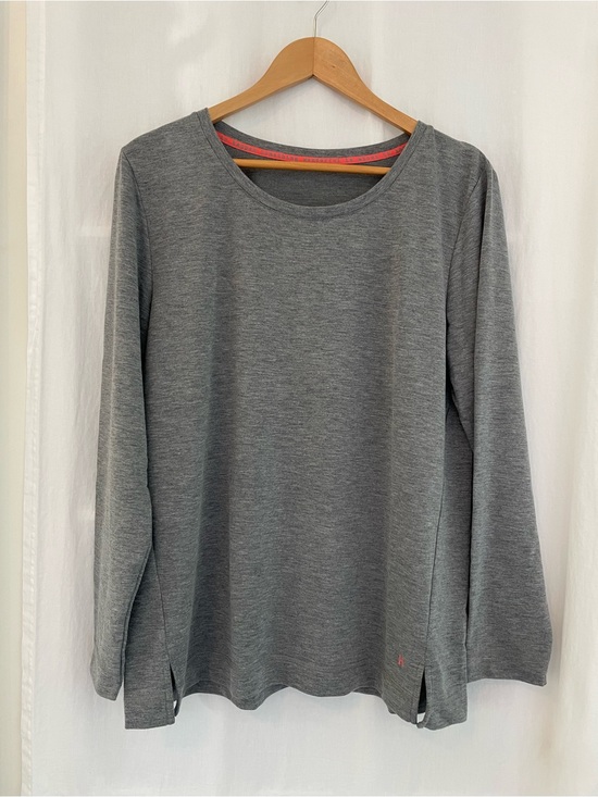 Source Unknown Tops - Gray Long-Sleeve Crewneck Top with Inspiring Quote
